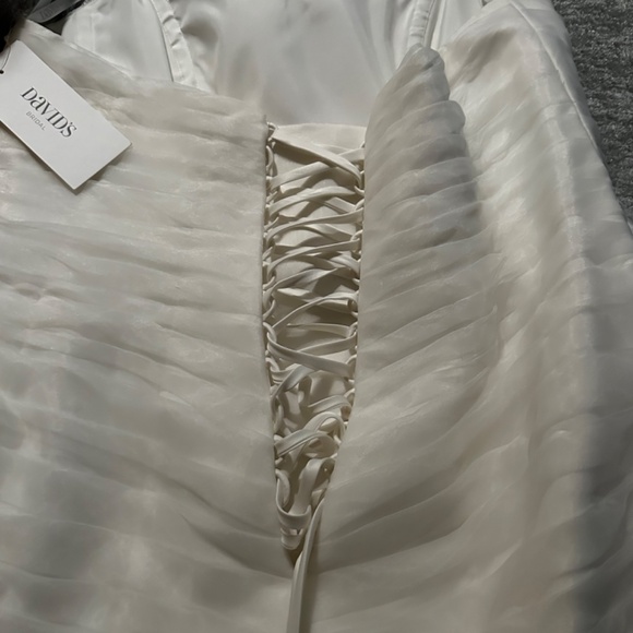 David’s Bridal Wedding gown - Picture 11 of 12